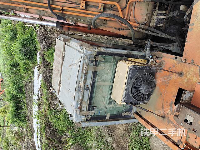 驾驶室顶部（整机外观）