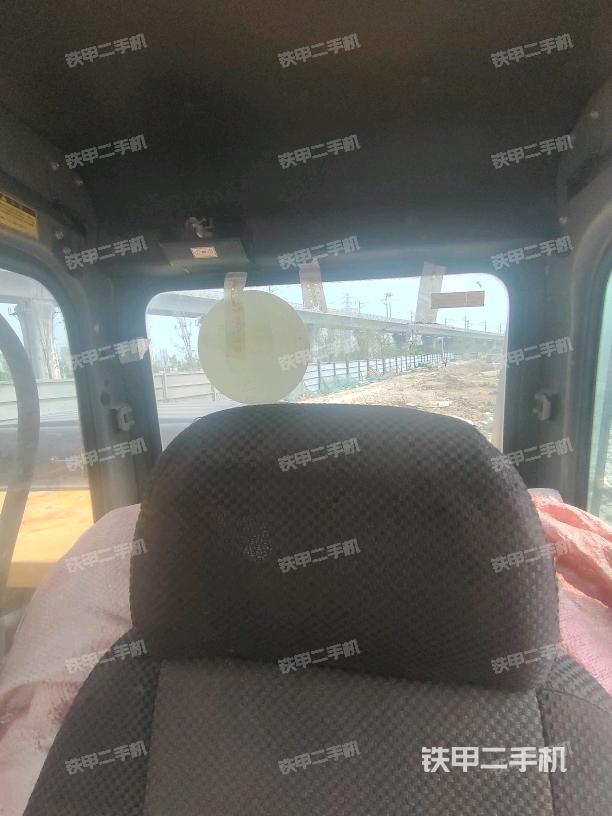 后窗玻璃角标（驾驶室部分）