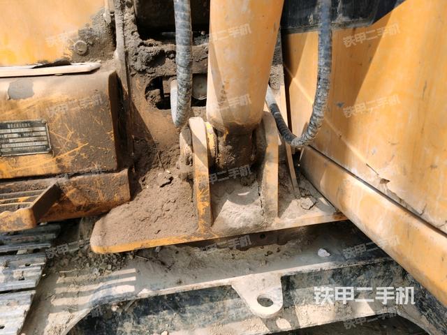 左后方玻璃角標(biāo)(駕駛室部分) 左后方玻璃角標(biāo)(駕駛室部分)