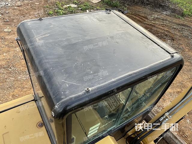 驾驶室顶部（整机外观）