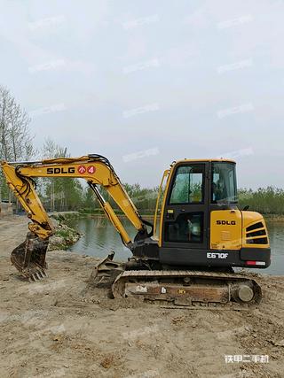 山东临工E655F挖掘机实拍图片