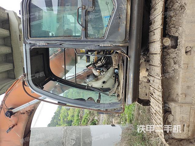 驾驶室整体（整机外观）