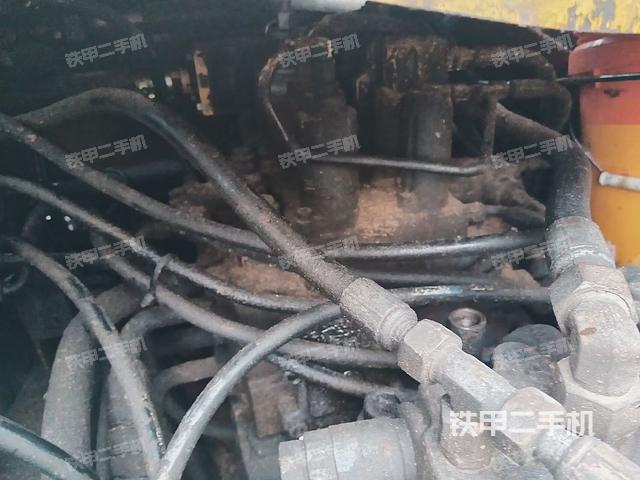 回转马达和主控阀（整机外观）