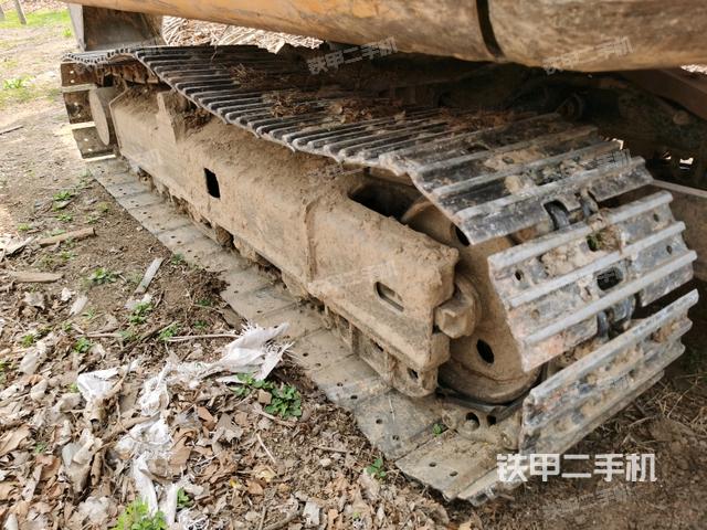 左側(cè)履帶整體?(行走機(jī)構(gòu)) 左側(cè)履帶整體?(行走機(jī)構(gòu))