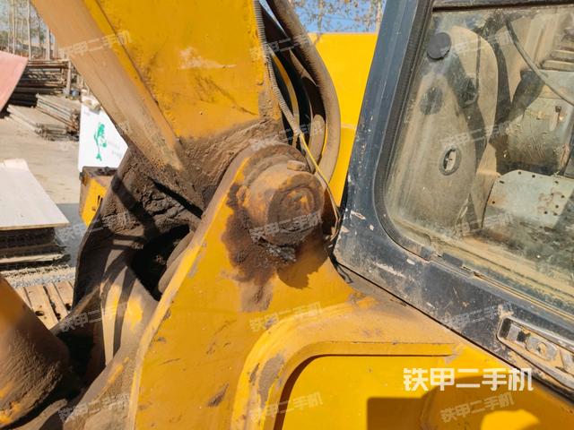 大臂根部?斜（工作和回轉(zhuǎn)裝置）