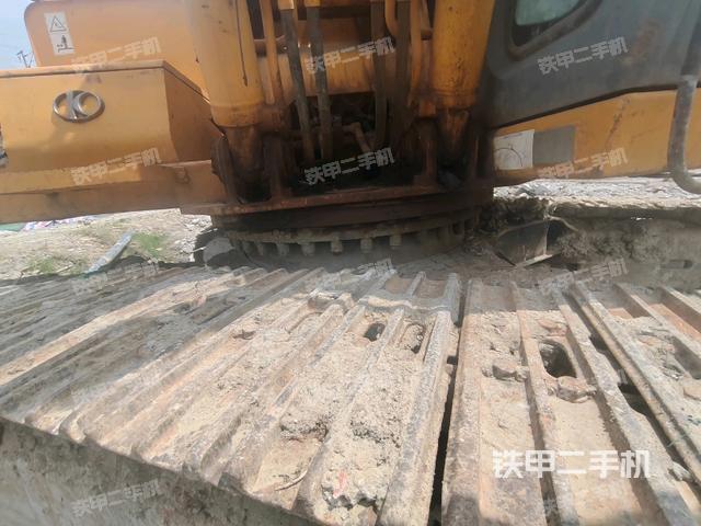 转盘和下车架正前（工作和回转装置）