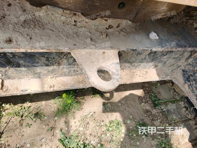 大臂背部俯視(工作和回轉(zhuǎn)裝置) 大臂背部俯視(工作和回轉(zhuǎn)裝置)
