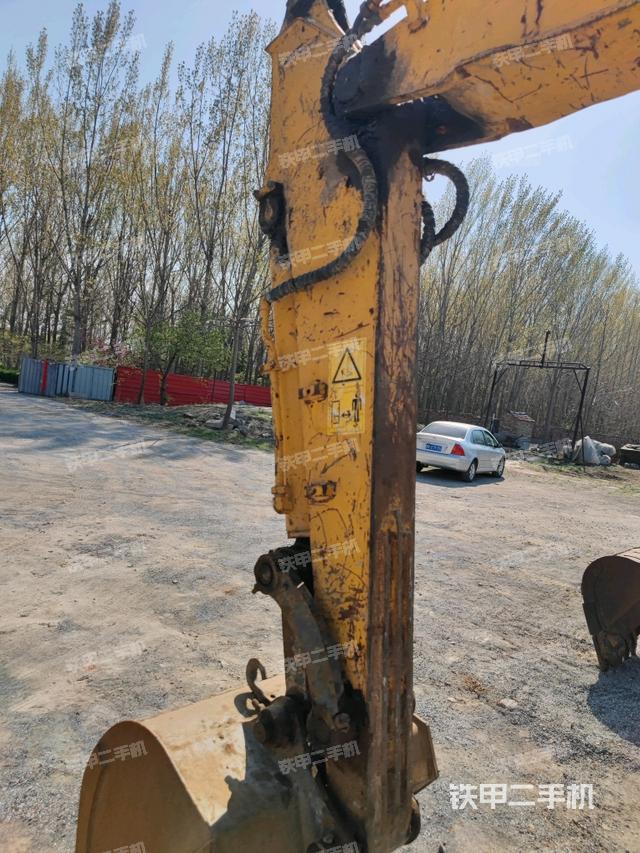 小臂整體左后(工作和回轉(zhuǎn)裝置) 小臂整體左后(工作和回轉(zhuǎn)裝置)
