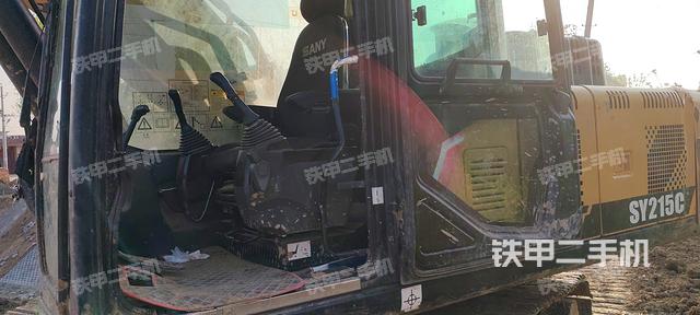 驾驶室整体（整机外观）