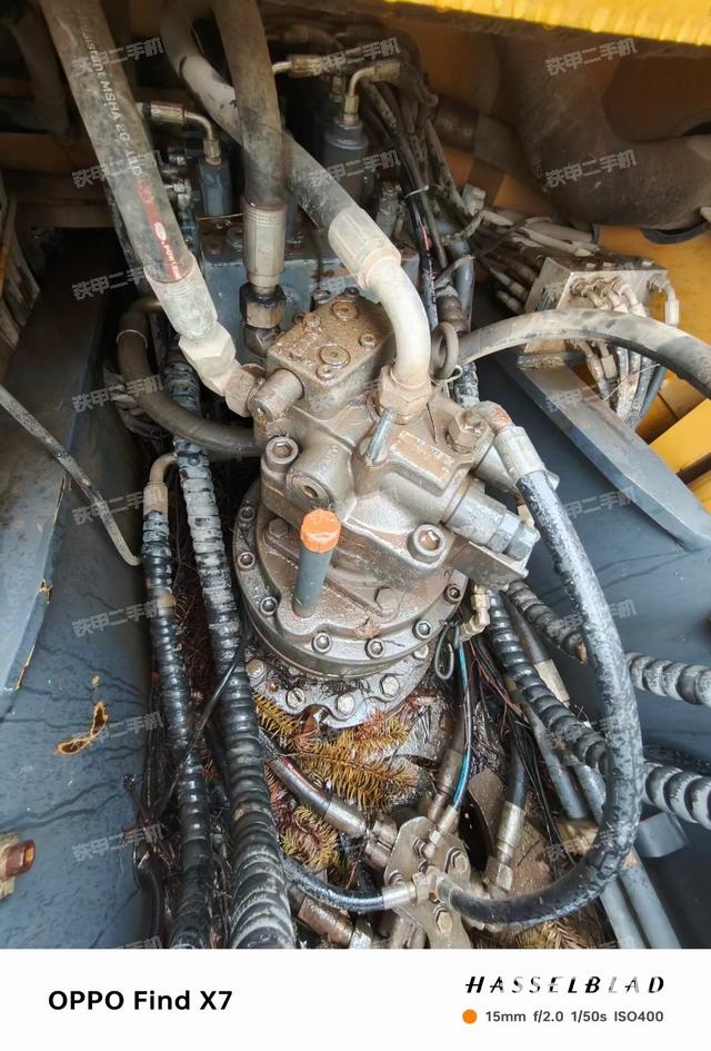 回转马达和主控阀（整机外观）