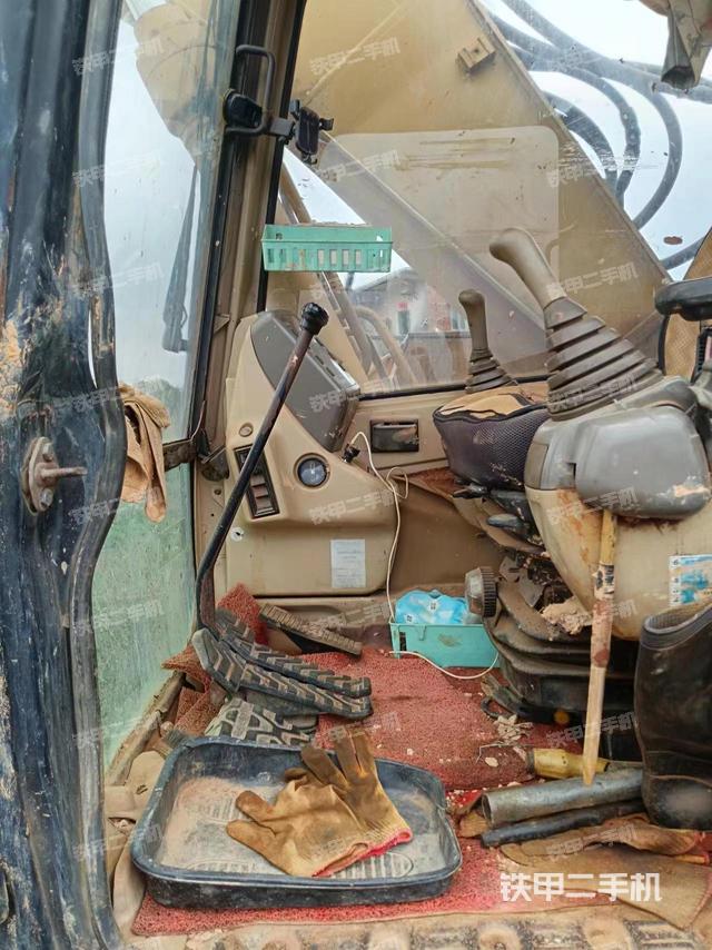 驾驶室整体（整机外观）