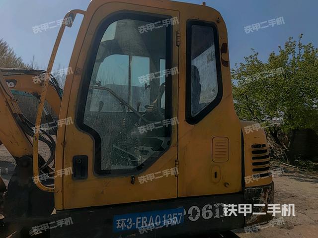 ?駕駛室正側(cè)(駕駛室部分) ?駕駛室正側(cè)(駕駛室部分)