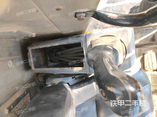 座椅左側(cè)控制臺(tái)/音響/含左手柄（駕駛室部分）