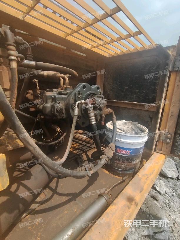 液压泵斜45 左（大件舱室）