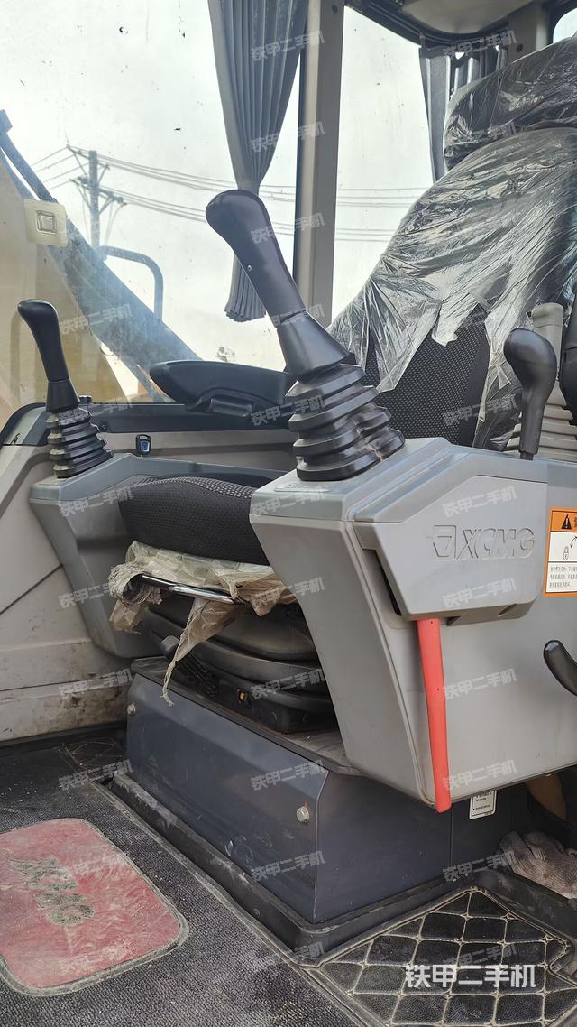 驾驶室整体（整机外观）