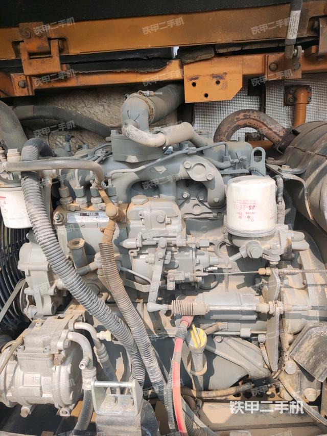 發(fā)動(dòng)機(jī)室（上車部件）