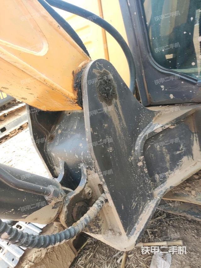 大臂根部?斜（工作和回轉(zhuǎn)裝置）