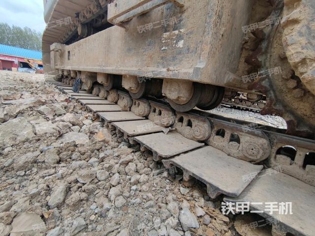 左驅(qū)動輪（行走機(jī)構(gòu)）