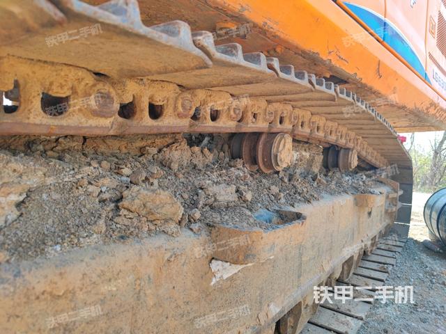 右側(cè)履帶整體（行走機構(gòu)）