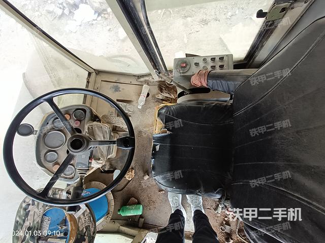 驾驶室操作台（设备外观及核心部件）