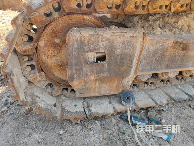 左側(cè)履帶整體?（行走機(jī)構(gòu)）