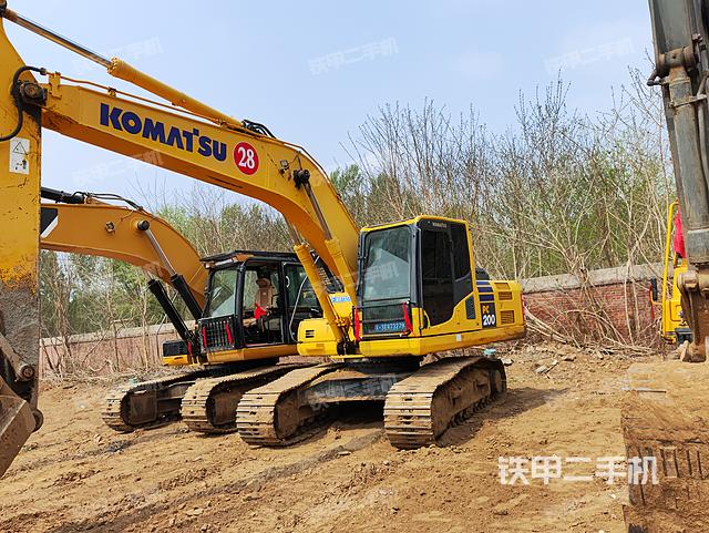 小松PC200-8挖掘机