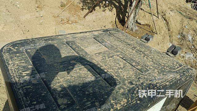 驾驶室顶部（整机外观）