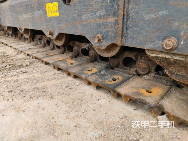 左側(cè)行走馬達(dá)蓋板(行走機(jī)構(gòu)) 左側(cè)行走馬達(dá)蓋板(行走機(jī)構(gòu))