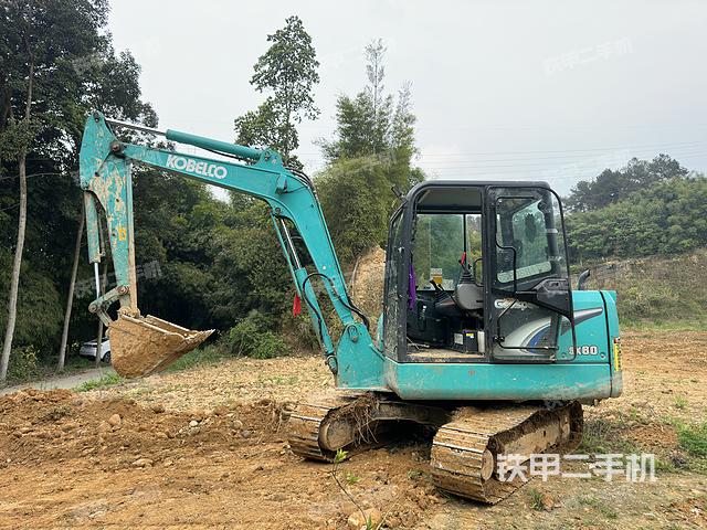 神钢SK60-8挖掘机