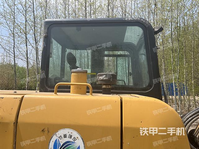 驾驶室顶部（整机外观）