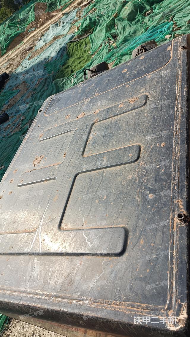 驾驶室顶部（整机外观）