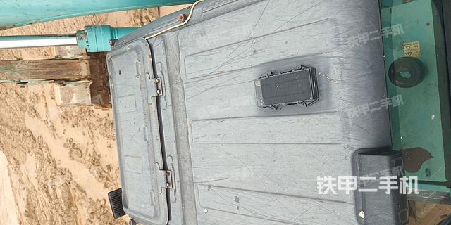 驾驶室顶部（整机外观）