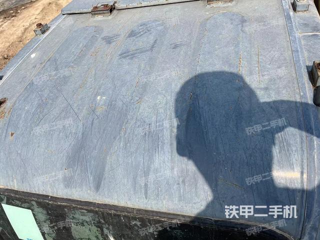 驾驶室顶部（整机外观）