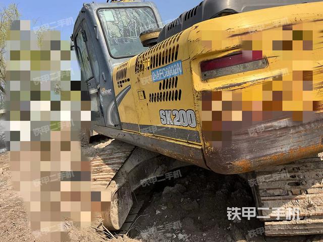 神钢SK200-8挖掘机