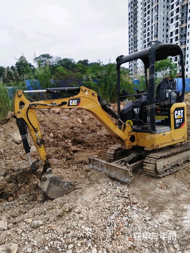 卡特彼勒CAT®301.7 CR 微型液压挖掘机