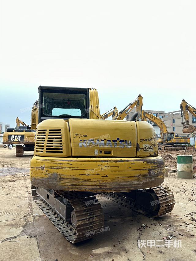 驾驶室顶部（整机外观）