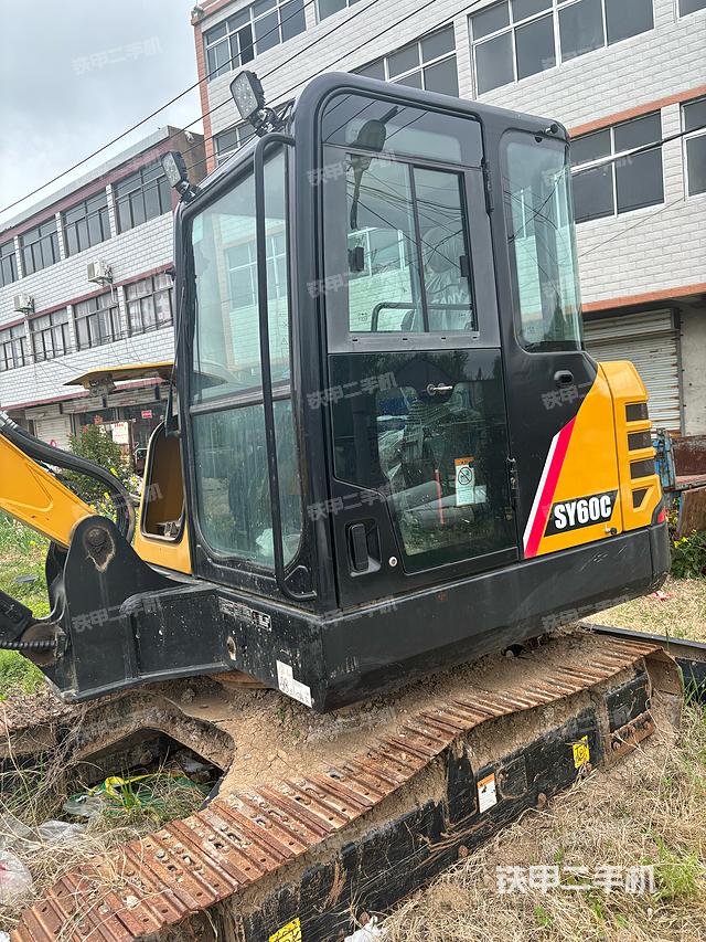 驾驶室整体（整机外观）