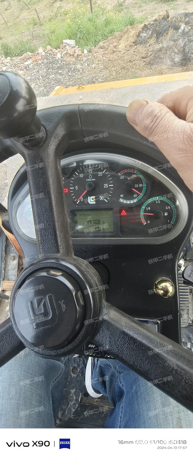 驾驶室操作台（设备外观及核心部件）