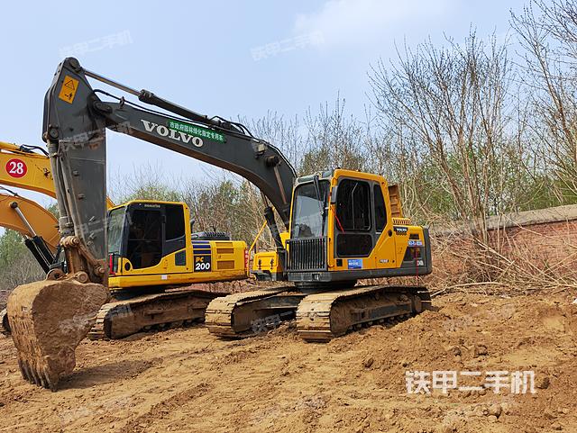 沃尔沃EC140DL挖掘机