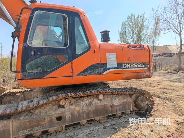 駕駛室正側(cè)（駕駛室部分）