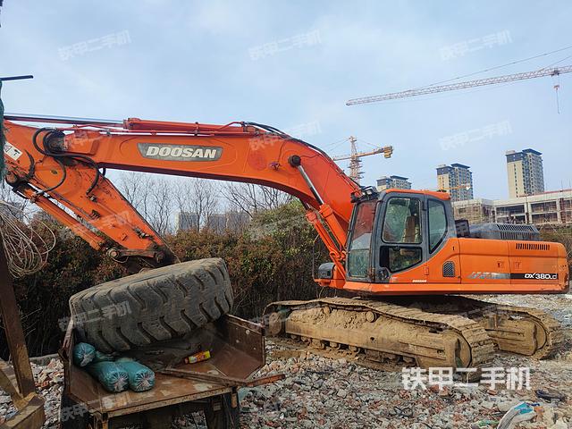 斗山DX380LC挖掘机