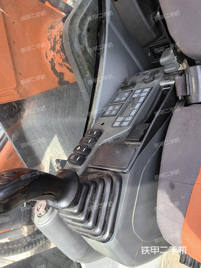 驾驶室整体（整机外观）