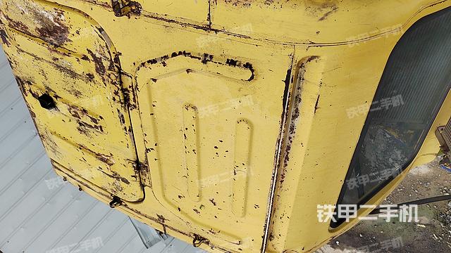 驾驶室顶部（整机外观）