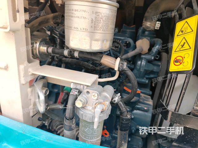 發(fā)動(dòng)機(jī)室（上車部件）