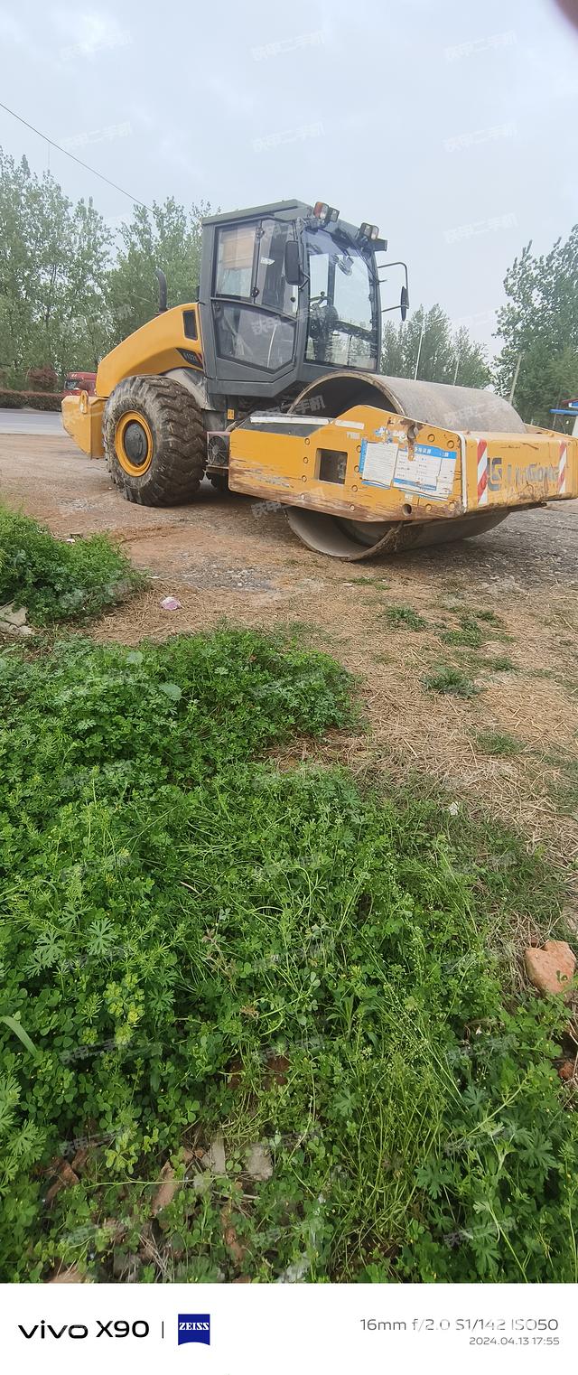 整机右侧（设备外观及核心部件）