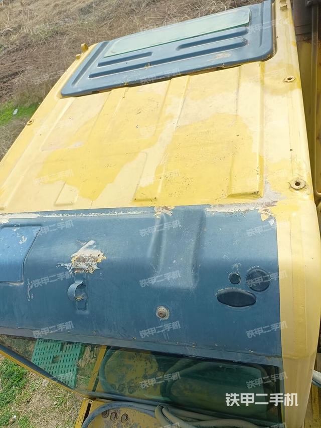 驾驶室顶部（整机外观）