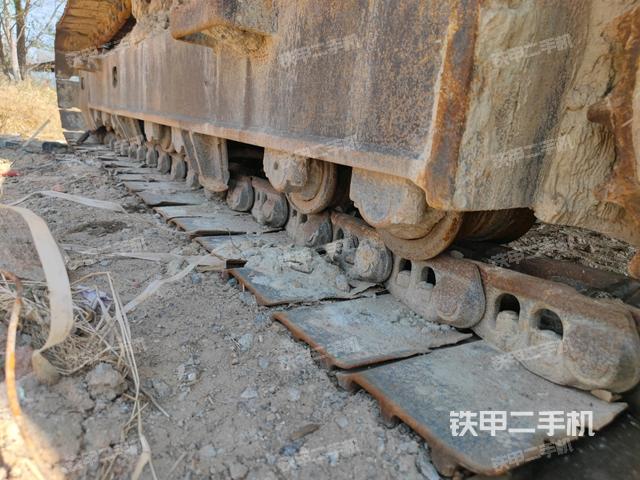 左驅(qū)動(dòng)輪（行走機(jī)構(gòu)）