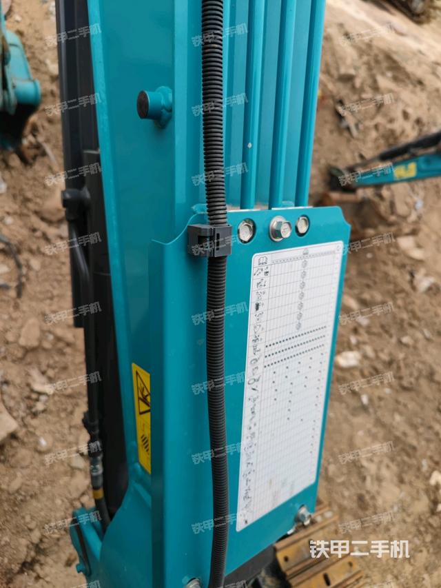 大臂背部俯視（工作和回轉(zhuǎn)裝置）