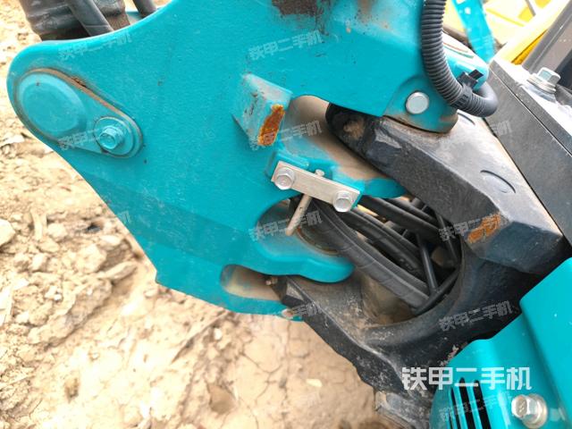 大臂根部?斜（工作和回轉(zhuǎn)裝置）