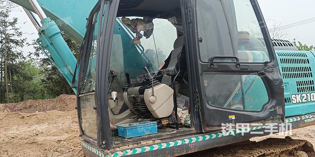 驾驶室整体（整机外观）